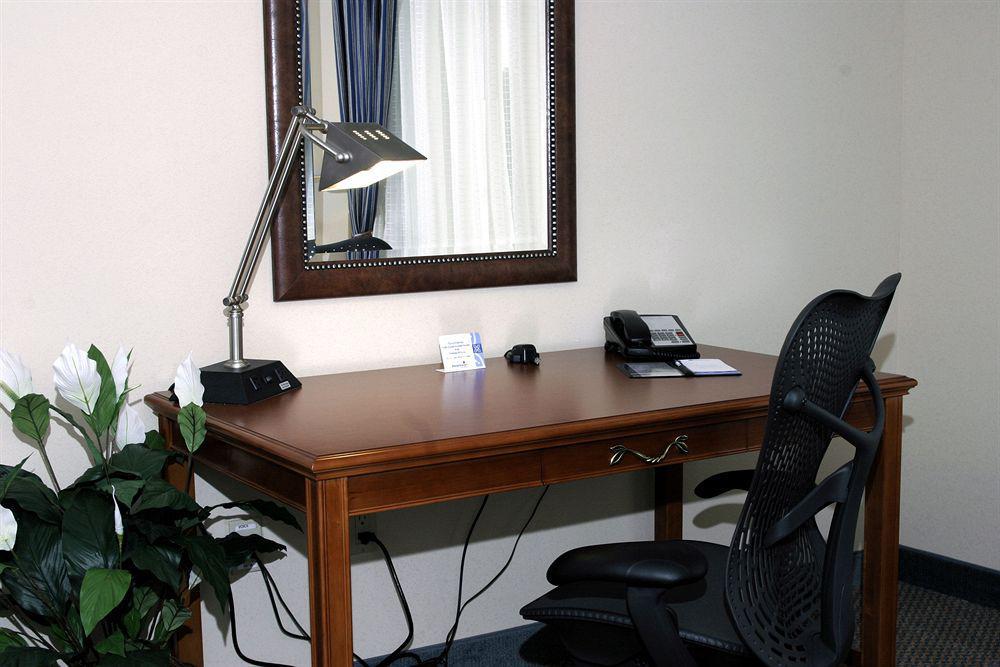 Hilton Garden Inn Gainesville Eksteriør bilde